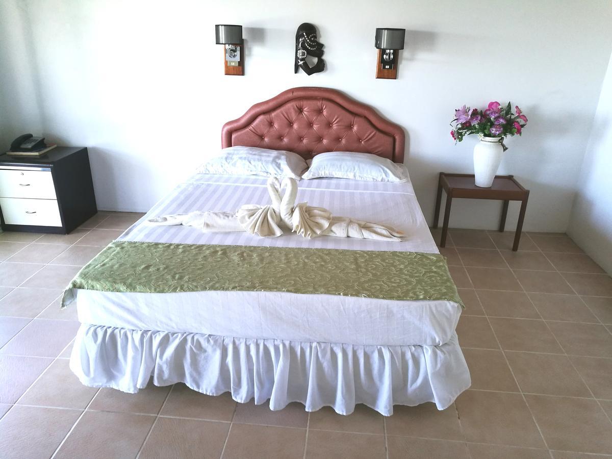 Honiara Hotel Екстериор снимка