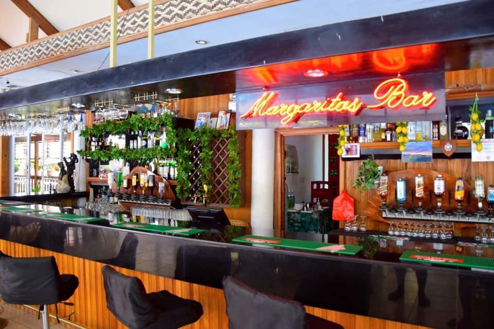 Honiara Hotel Екстериор снимка