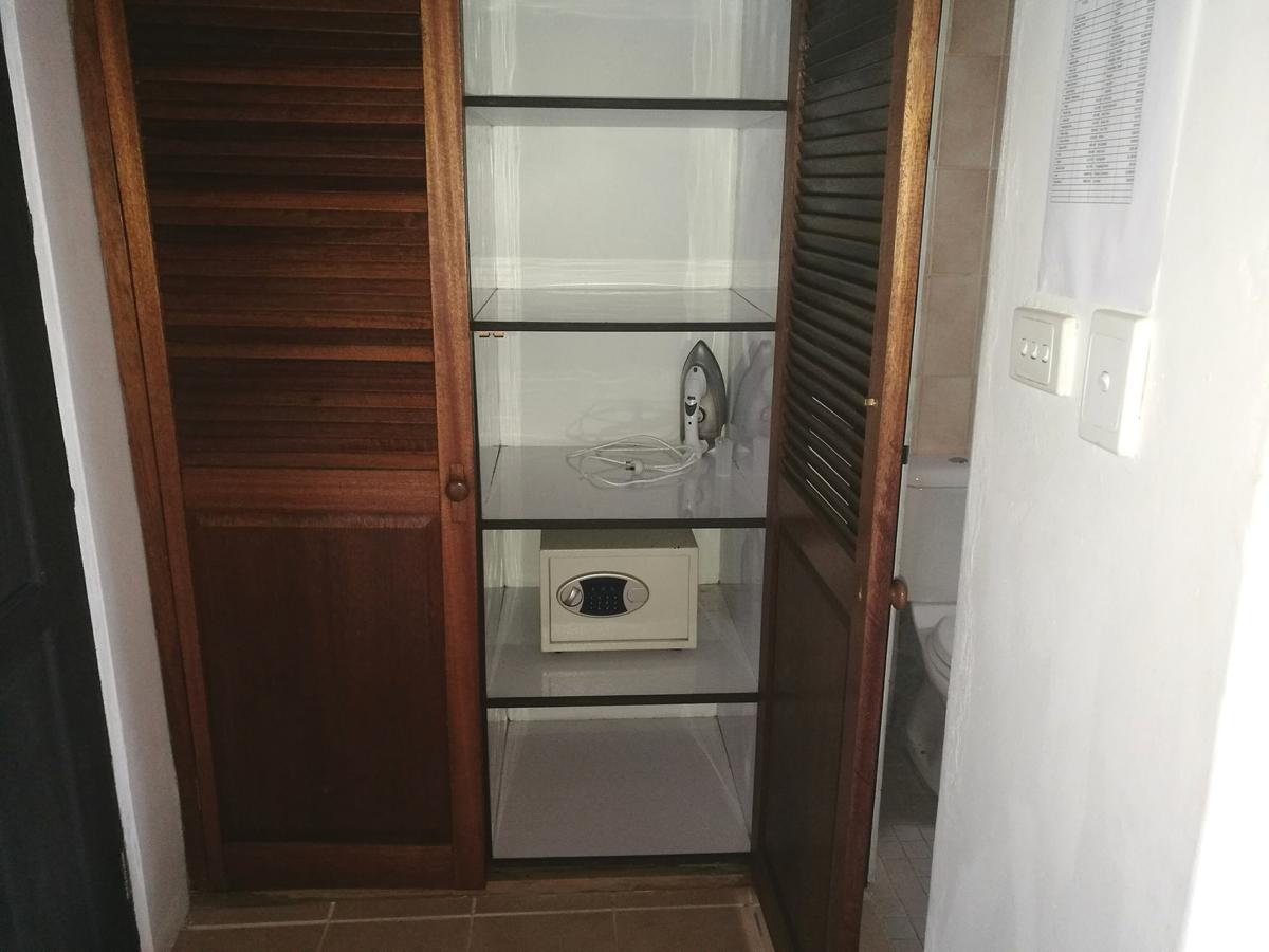 Honiara Hotel Екстериор снимка
